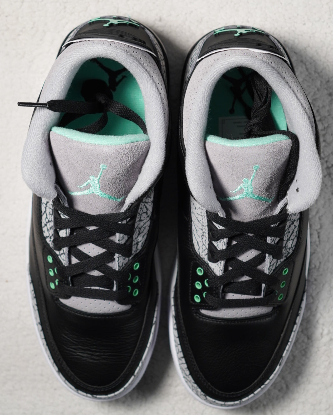 Sneakers Nike Air Jordan 3 Retro. Green Glow. Talla 28 centimetros