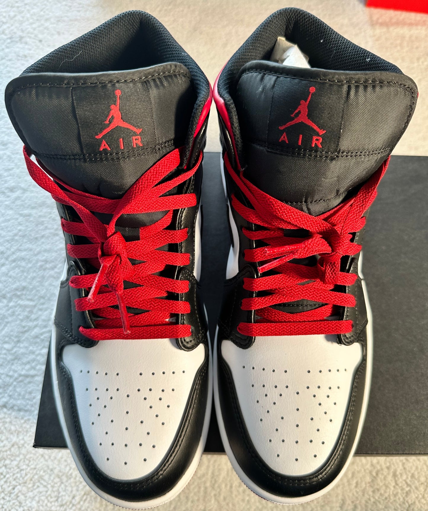 Nike Air Jordan 1 Mid Gym Red Black Toe. Talla 28 cms