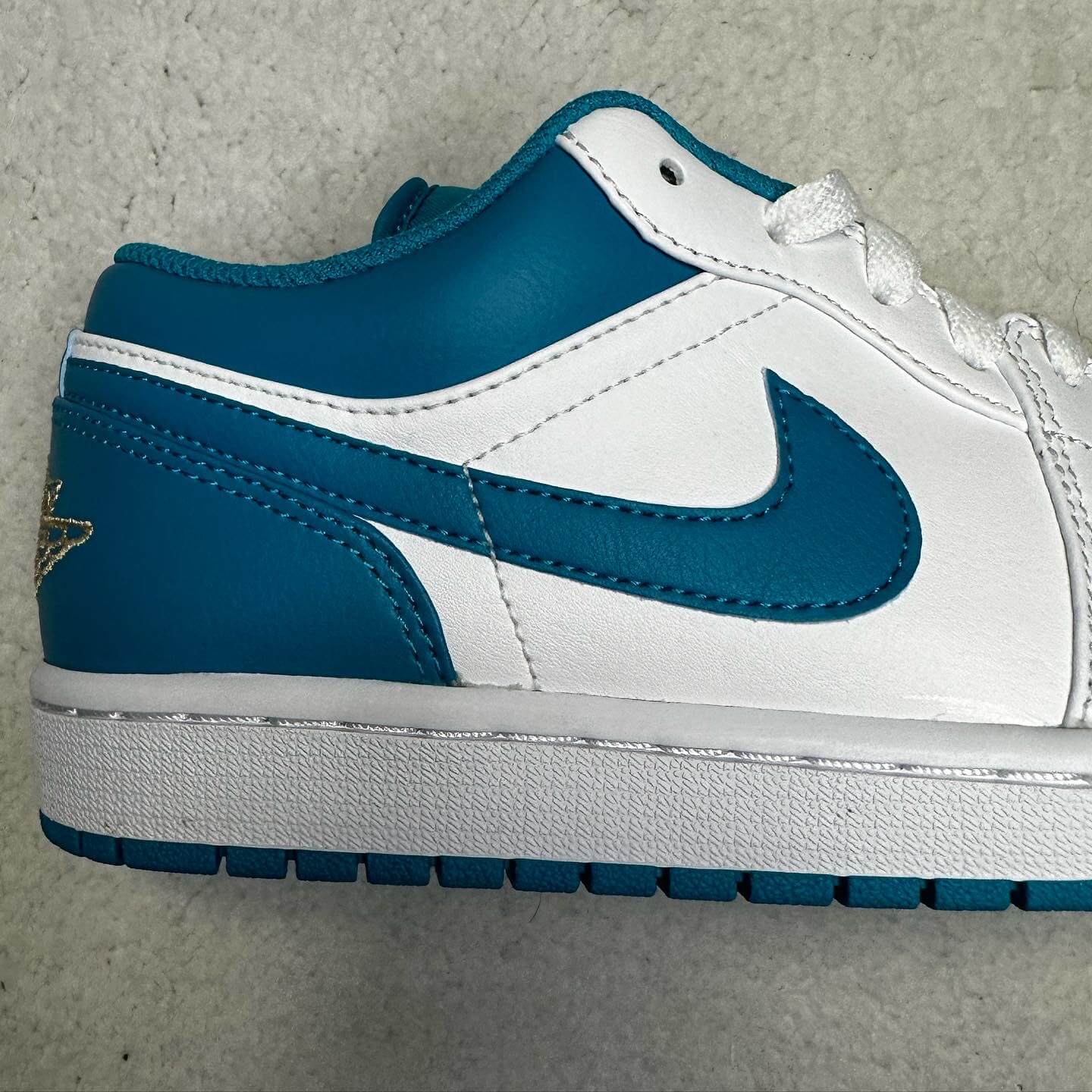 Sneakers Nike Air 1 Low Azul con Blanco. Talla 26 cms