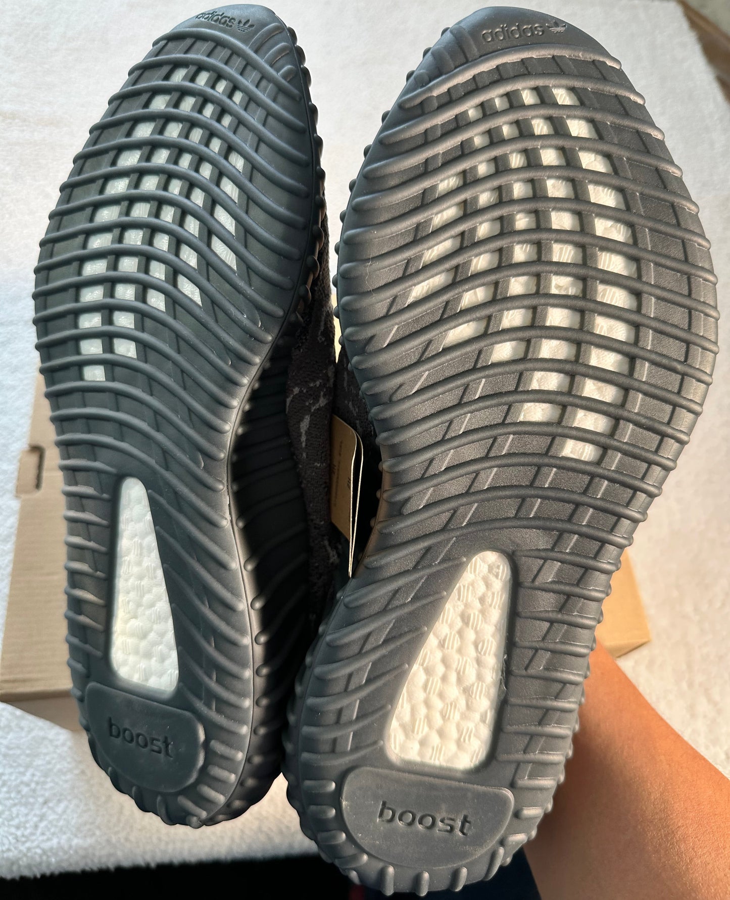 Adidas YZY 350 VS MX Dark Salt. Talla 28 cms
