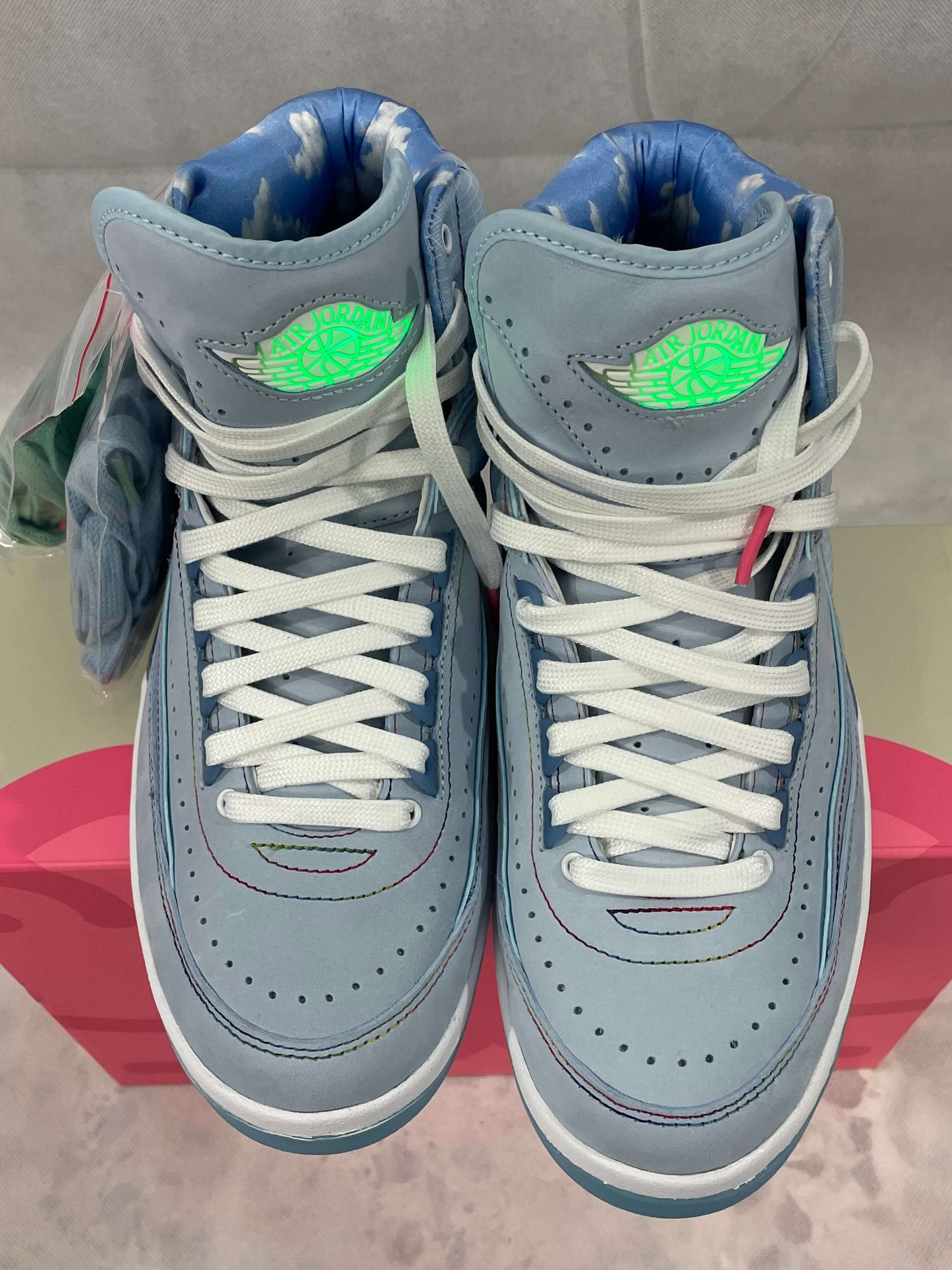 Sneakers Air Jordan 2 Retro SP X J Balvin. Talla 26 cms