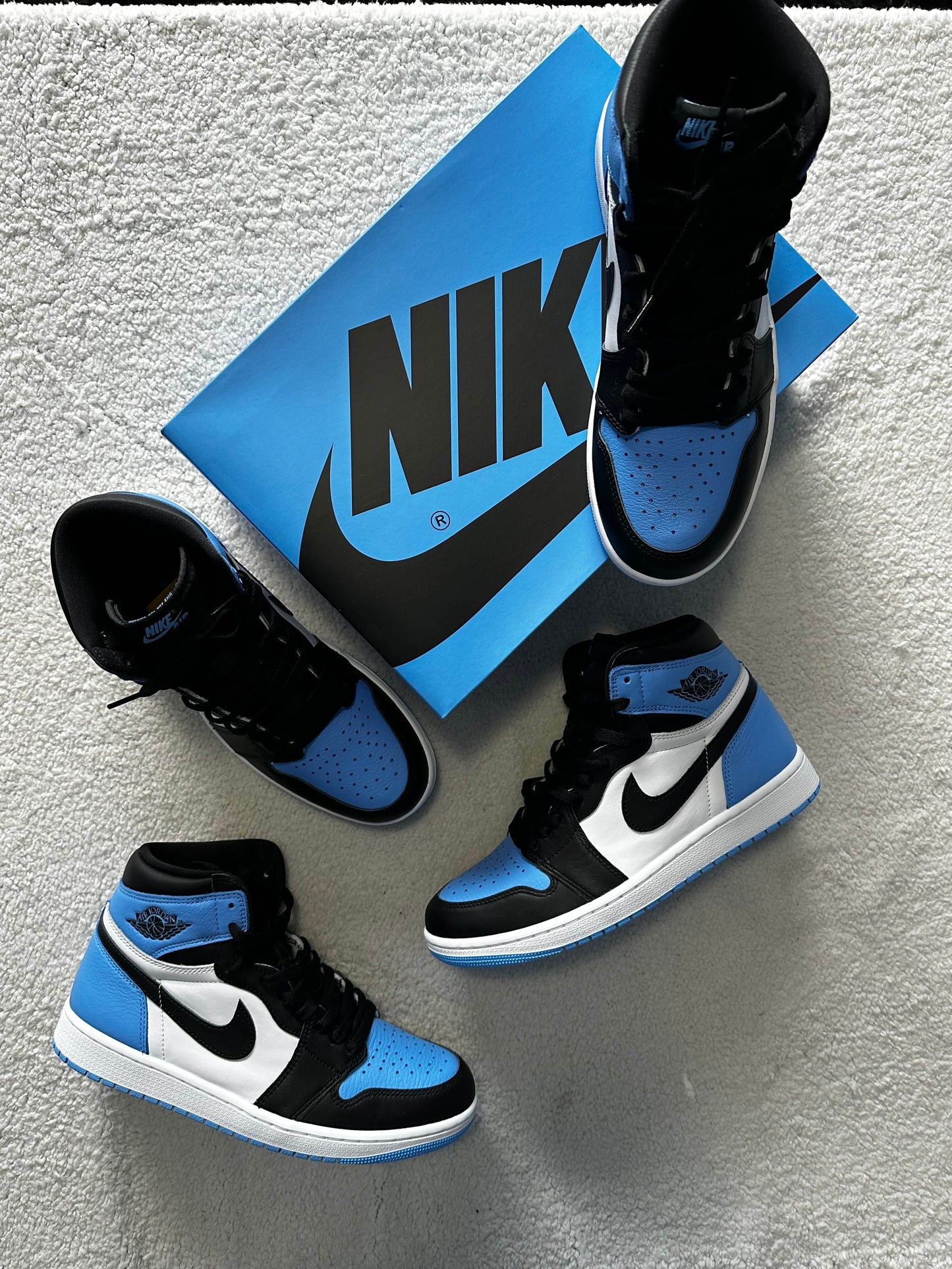 Sneakers Nike Air Jordan 1 High Retro OG 'UNC Toe'. Talla 27 centimetros